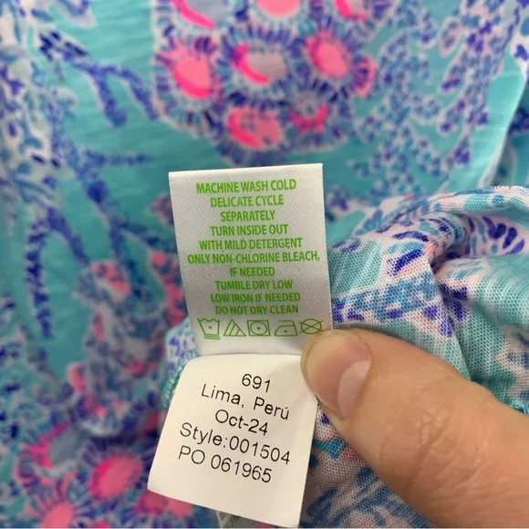 NWT Lilly Pulitzer Etta V-Neck Tee Blue Ibiza “Now You Sea Me”, Size S - Picture 6 of 7